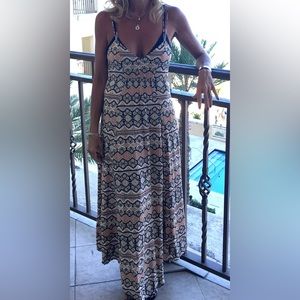 American Eagle Maxi dress. Dark blue, corals, tan & cream. Small silver accent